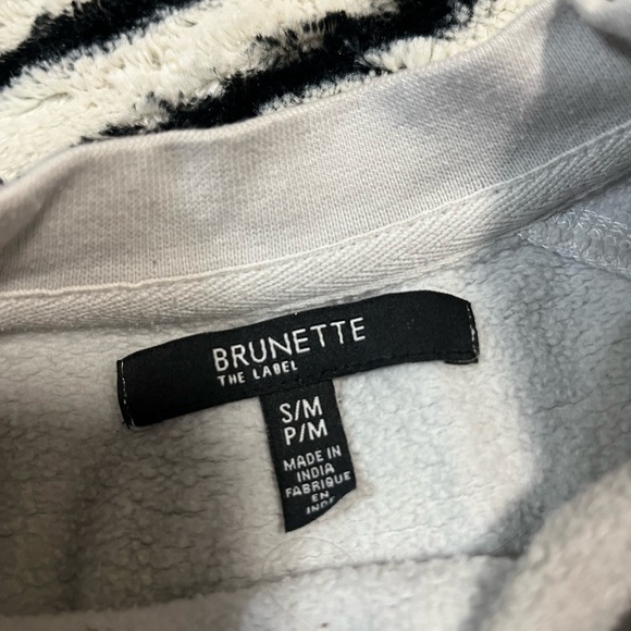 Brunette sweat shirt - Picture 2 of 3